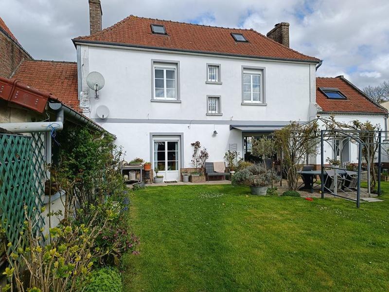 Maison traditionnelle - 156 m² - 8 pièces