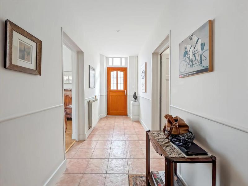 Maison - 193 m² - 10 pièces