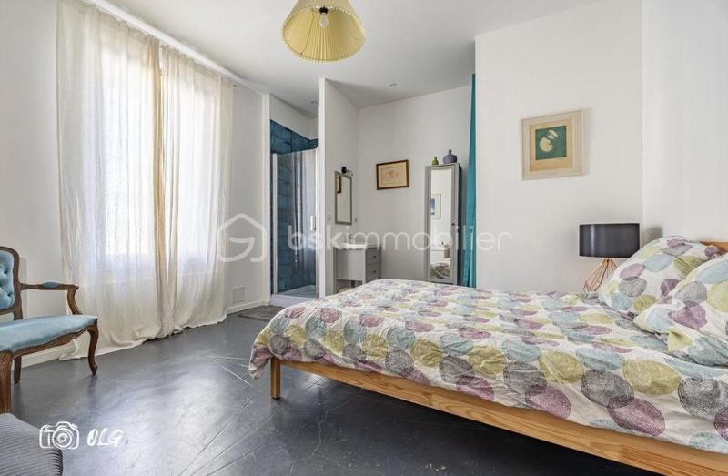 Demeure - 240 m² - 7 pièces