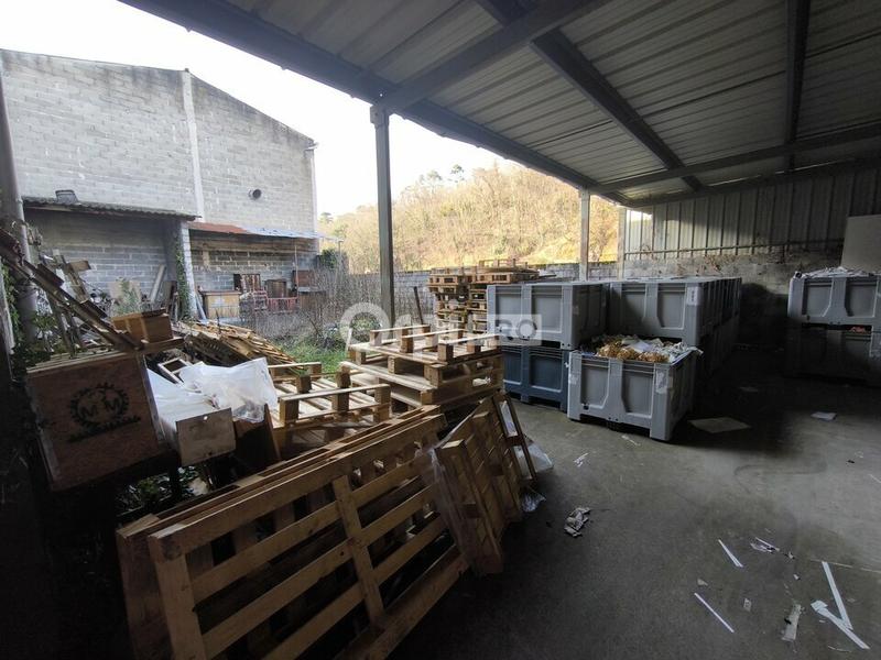 Local d'activité / Entrepôt - 889 m²