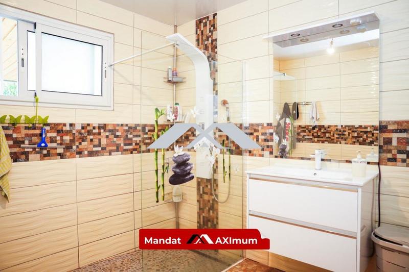 Maison - 104 m² - 5 pièces