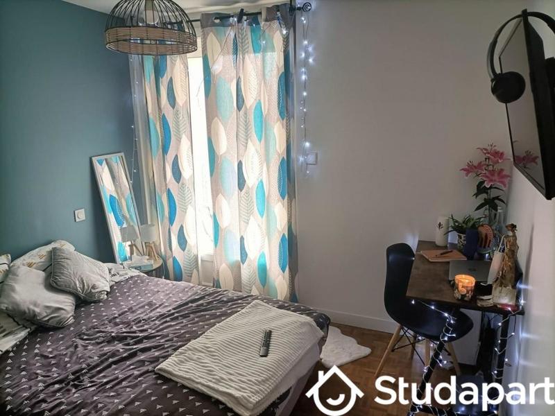 Chambre - 11 m² - 1 pièce