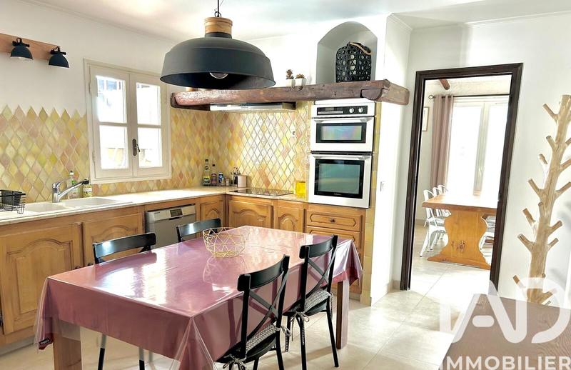 Maison - 360 m² - 12 pièces