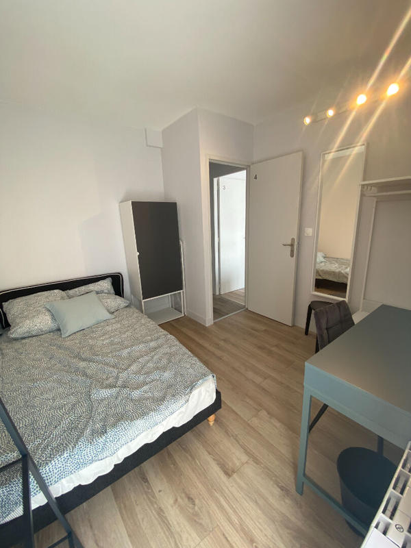Chambre - 148 m² - 9 pièces