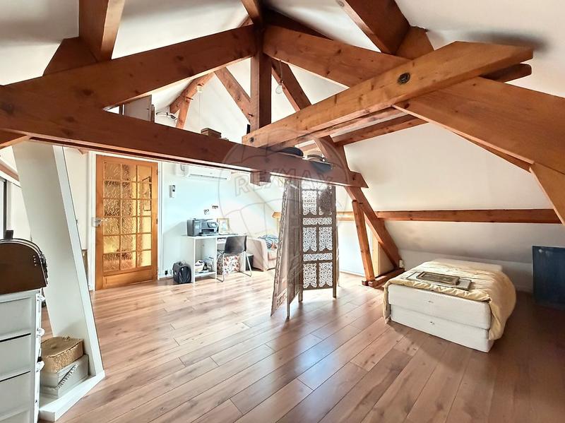 Maison - 137 m² - 6 pièces