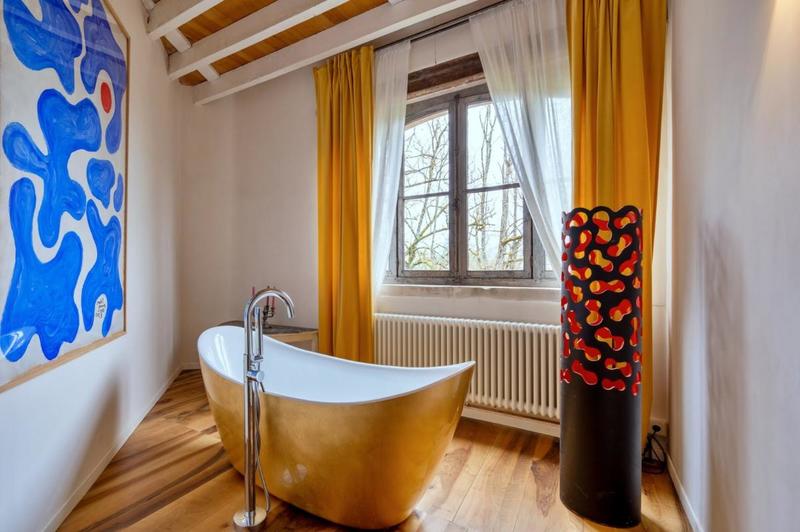 Château - 1 200 m² - 35 pièces