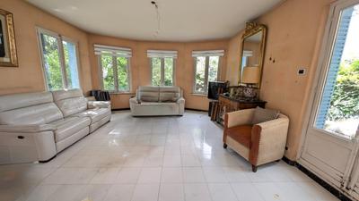 Villa - 251 m² - 8 pièces