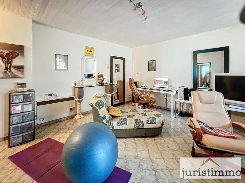 Maison - 220 m² - 9 pièces