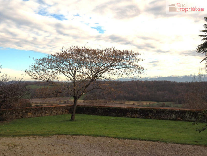 Maison - 284 m² - 9 pièces