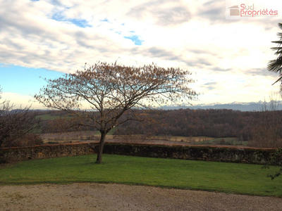 Maison - 284 m² - 9 pièces