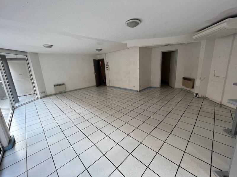 Local d'activités - 93 m²