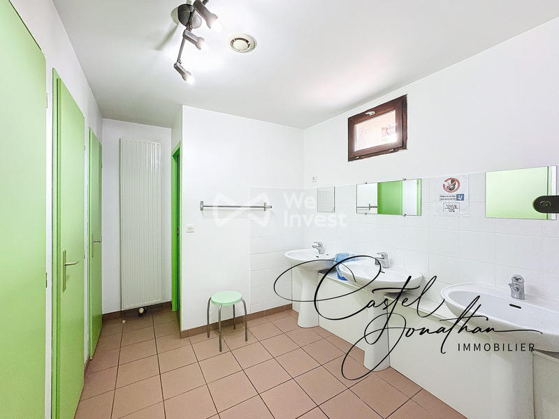 Maison - 460 m² - 8 pièces