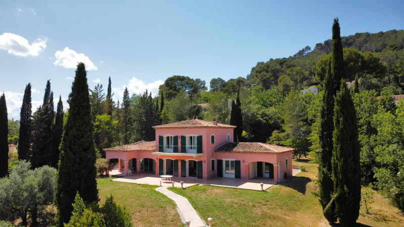 Propriété - 170 m² - 5 pièces