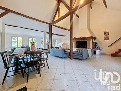 Maison - 215 m² - 6 pièces