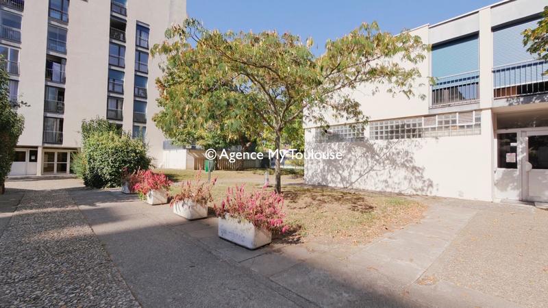 Local d'activités - 64 m²