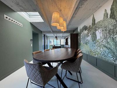 Maison - 308 m² - 8 pièces