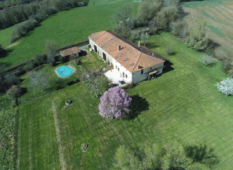 Maison - 280 m² - 8 pièces