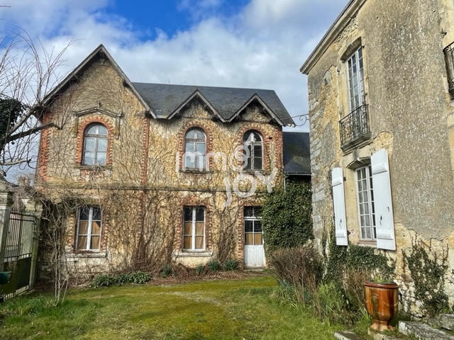 Propriété - 280 m² - 9 pièces