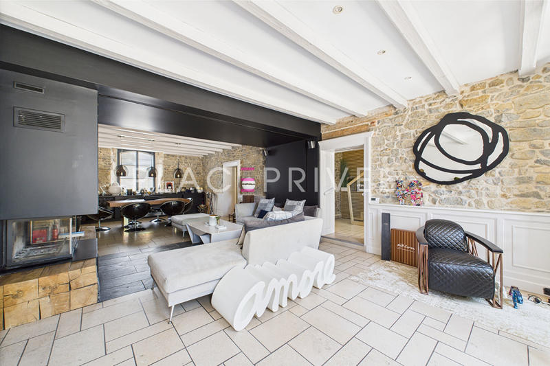 Maison - 540 m² - 13 pièces