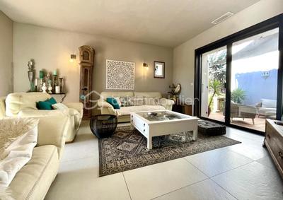 Maison traditionnelle - 212 m² - 8 pièces