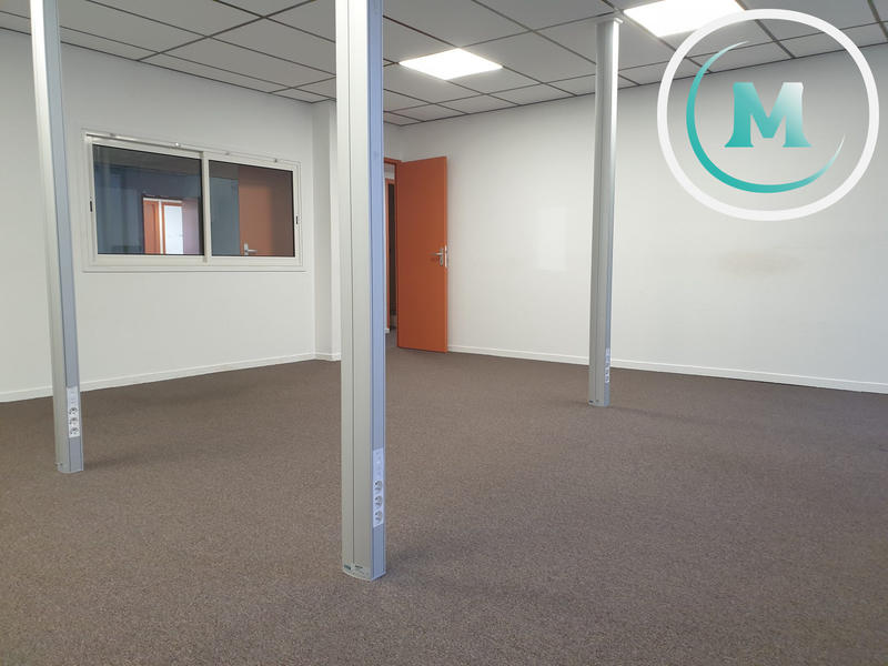 Bureau - 720 m² - 19 pièces