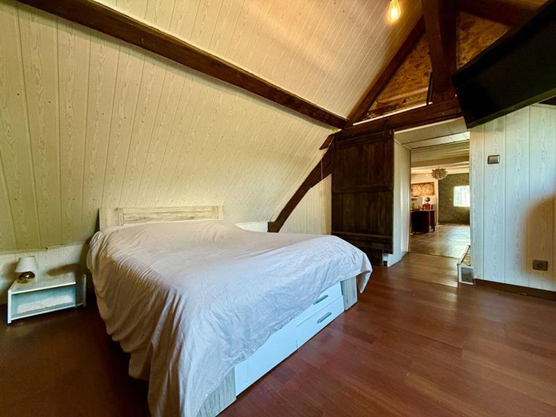 Maison - 260 m² - 10 pièces