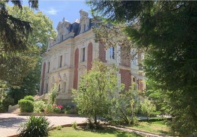 Propriété - 471 m²