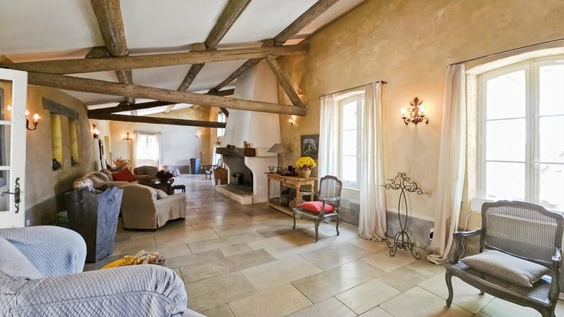 Maison - 500 m² - 8 pièces