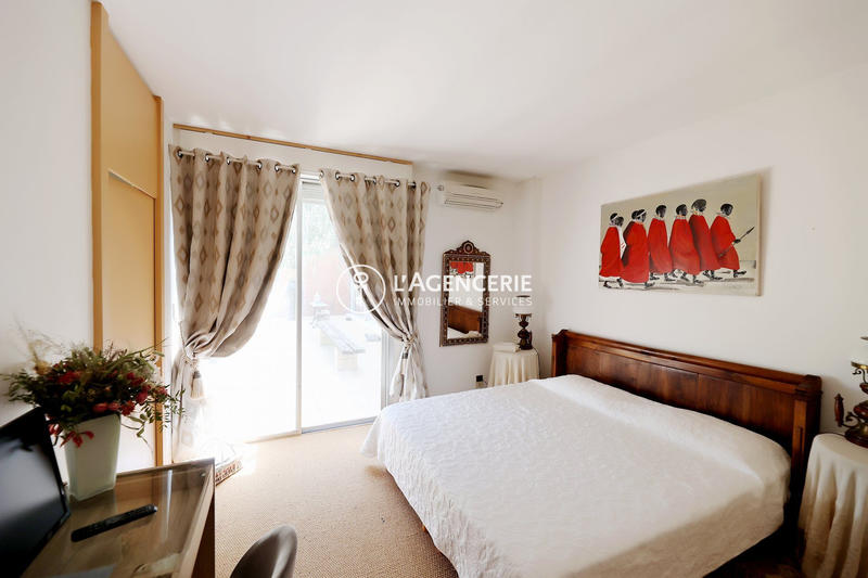 Villa - 400 m² - 7 pièces