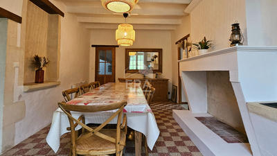 Maison - 224 m² - 10 pièces