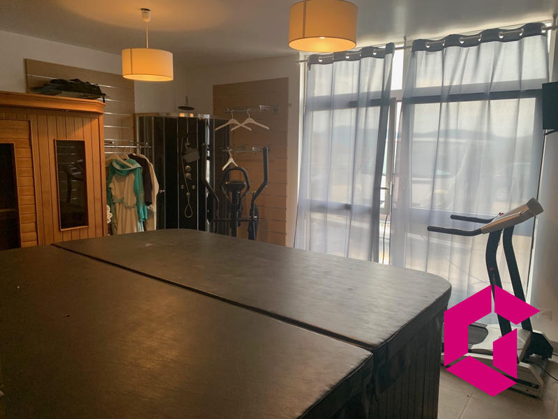 Villa - 205 m² - 4 pièces