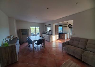 Maison - 198 m² - 7 pièces