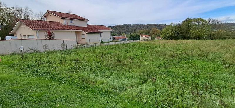Terrain constructible - 1 708 m²