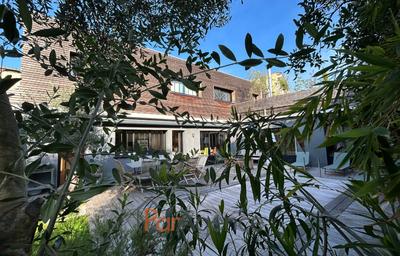 Maison - 177 m² - 7 pièces