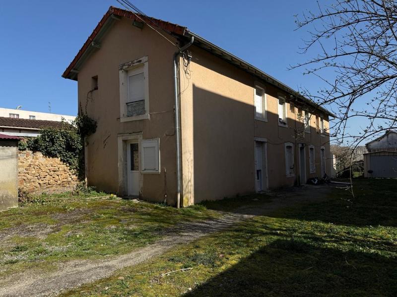 Immeuble - 143 m² - 12 pièces