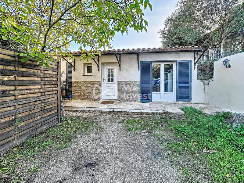 Maison traditionnelle - 230 m² - 9 pièces