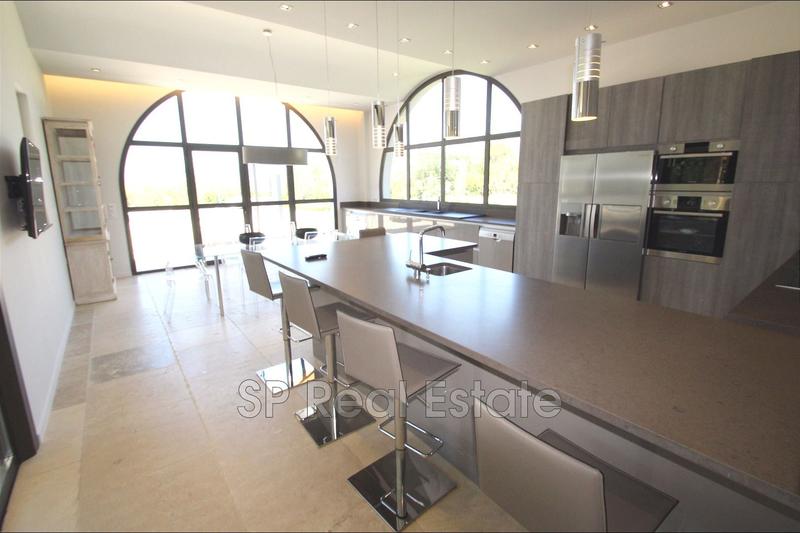 Demeure - 600 m² - 10 pièces