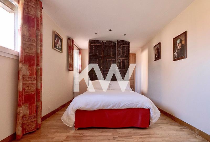 Mas - 278 m² - 7 pièces