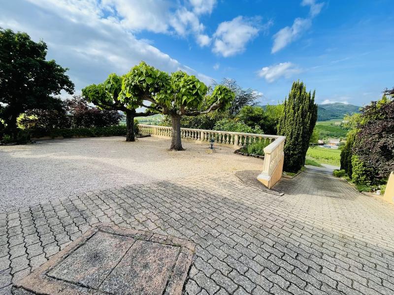 Maison - 200 m² - 8 pièces