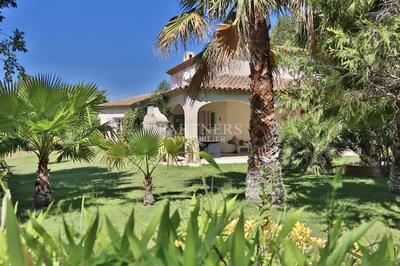 Maison - 240 m² - 9 pièces