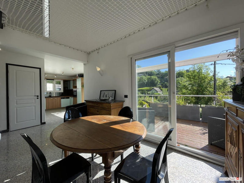 Villa - 181 m² - 8 pièces