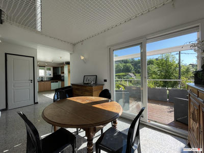 Villa - 181 m² - 8 pièces