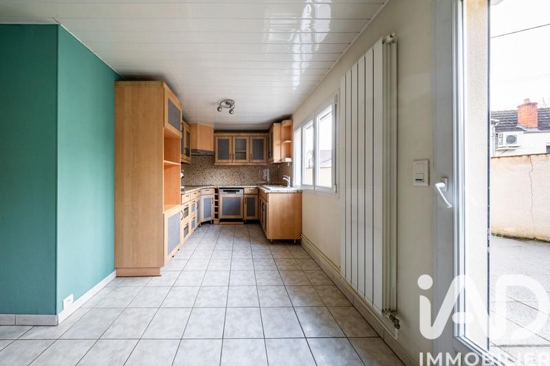 Maison - 221 m² - 7 pièces