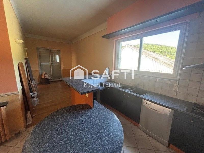 Appartement - 170 m² - 5 pièces