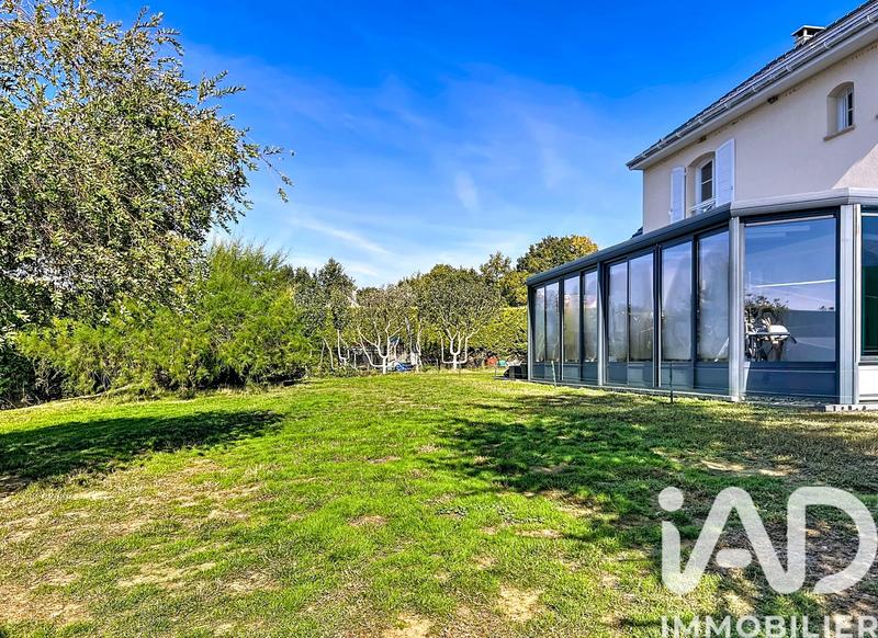 Maison - 202 m² - 8 pièces