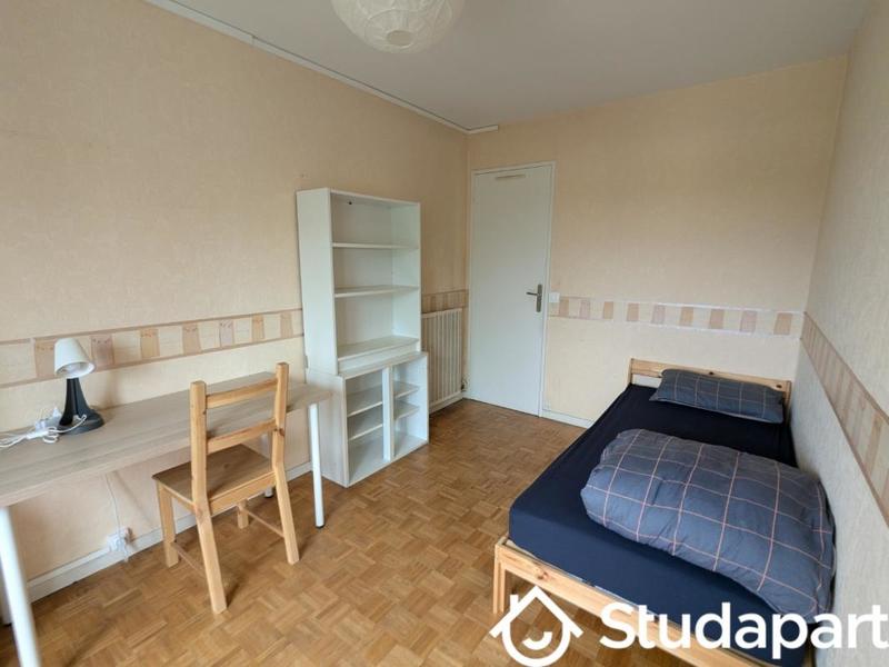 Chambre - 11 m² - 1 pièce