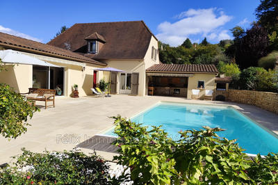 Maison - 190 m² - 9 pièces