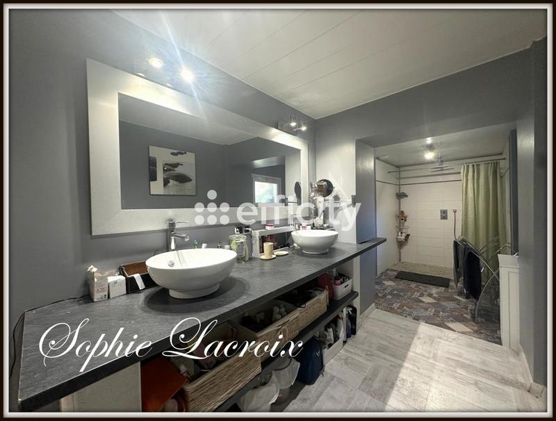 Maison - 212 m² - 6 pièces