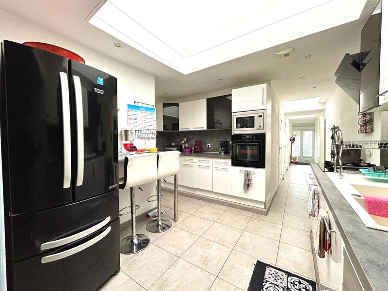 Maison - 111 m² - 5 pièces