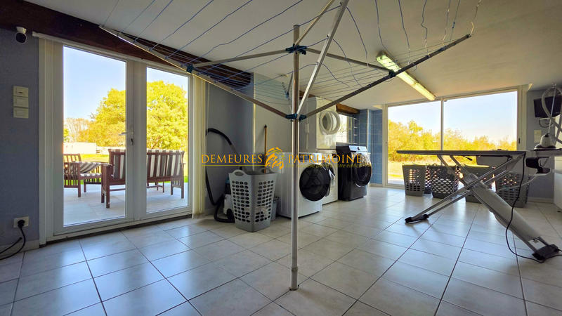 Maison - 700 m² - 9 pièces